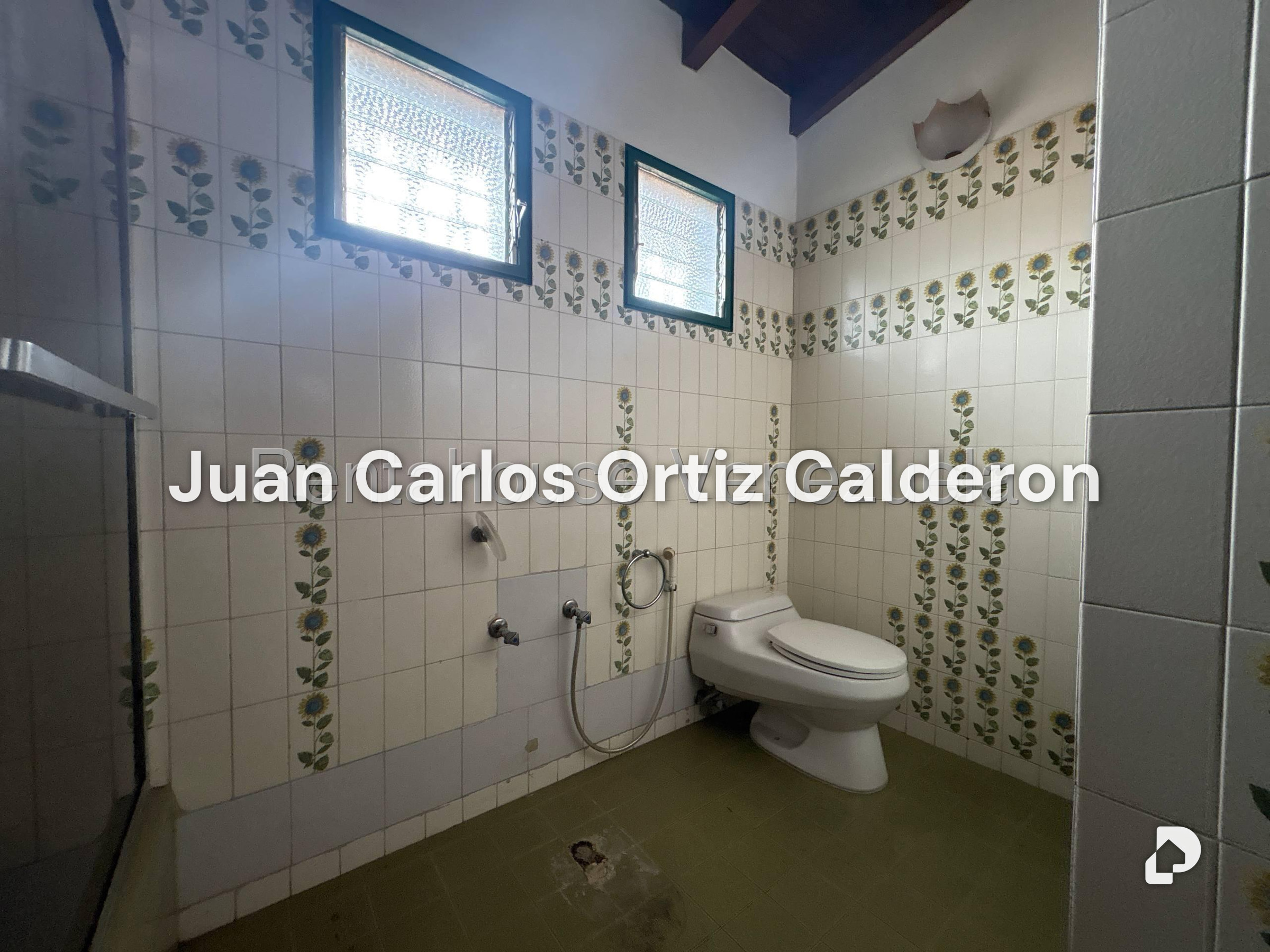 House in La Trinidad, Caracas – 30