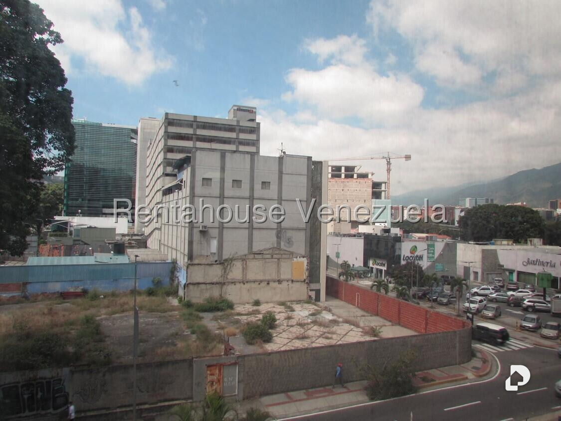 Oficina en Las Mercedes, Caracas – 14
