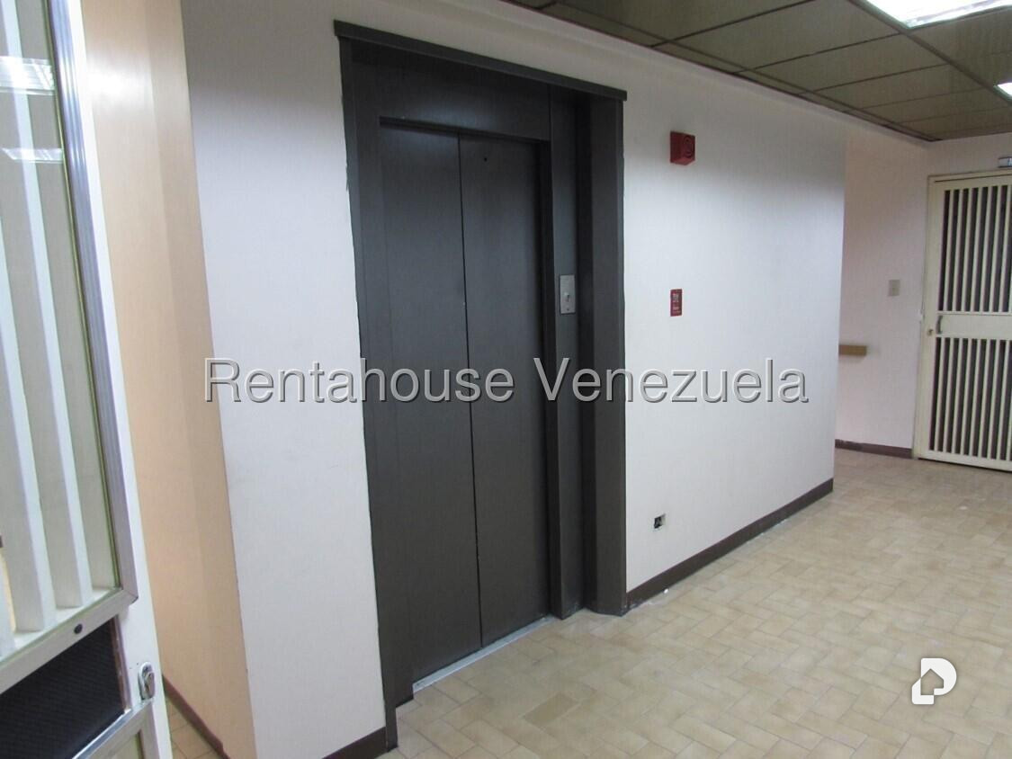 Oficina en Las Mercedes, Caracas – 26