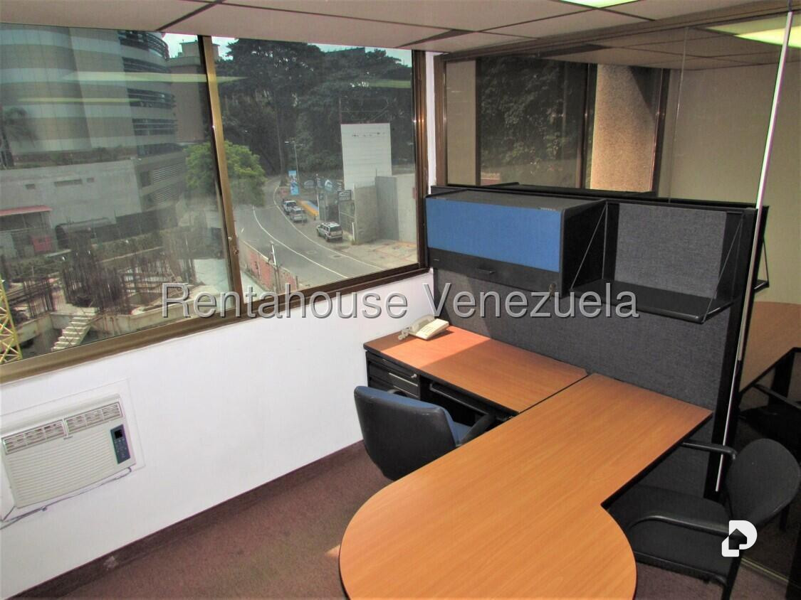 Oficina en Las Mercedes, Caracas – 18