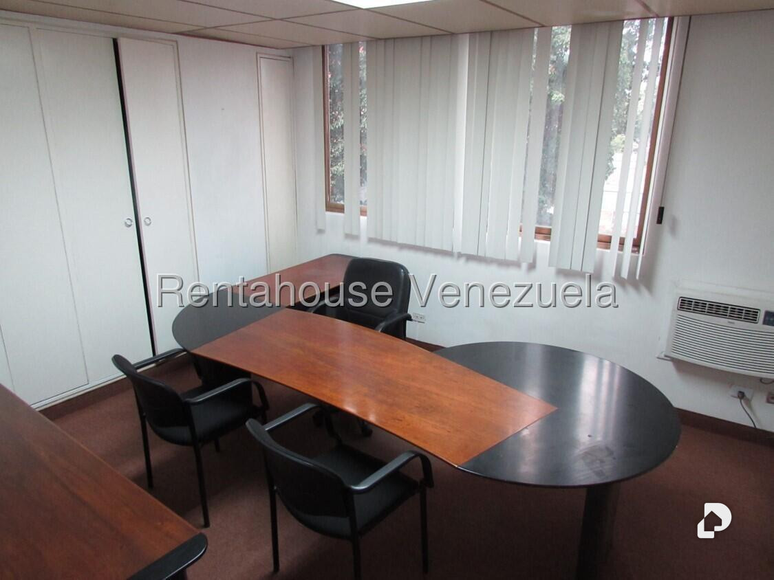 Oficina en Las Mercedes, Caracas – 11