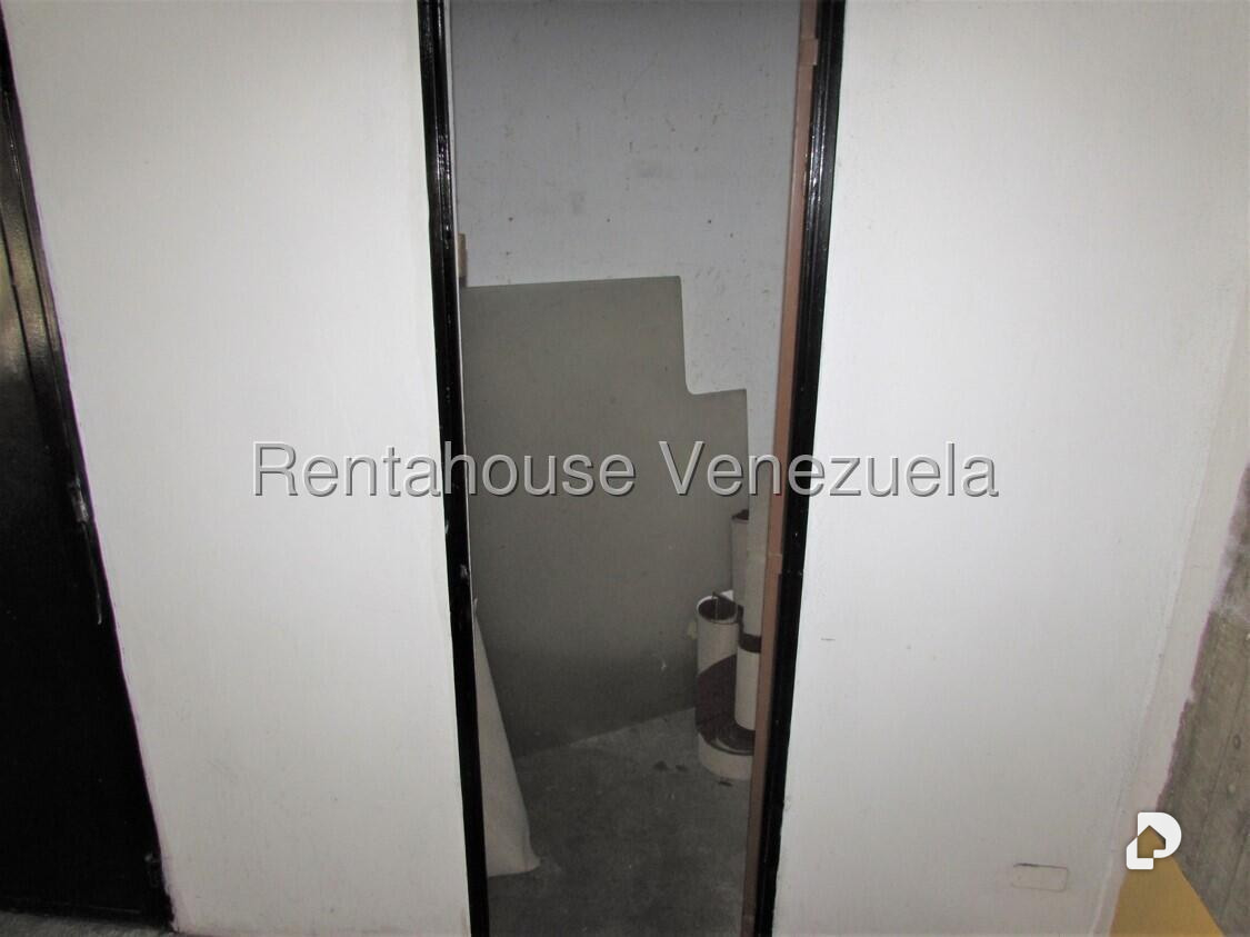 Oficina en Las Mercedes, Caracas – 30