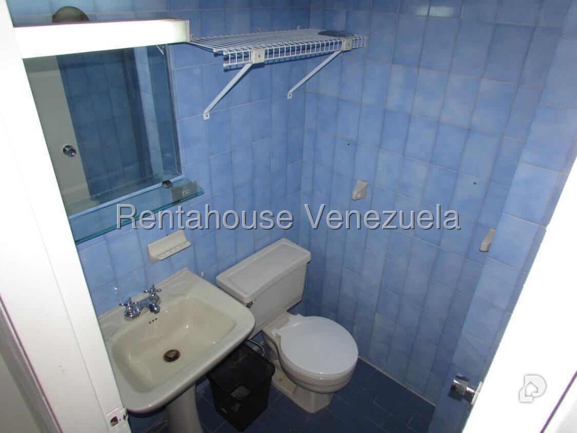 Oficina en Las Mercedes, Caracas – 23