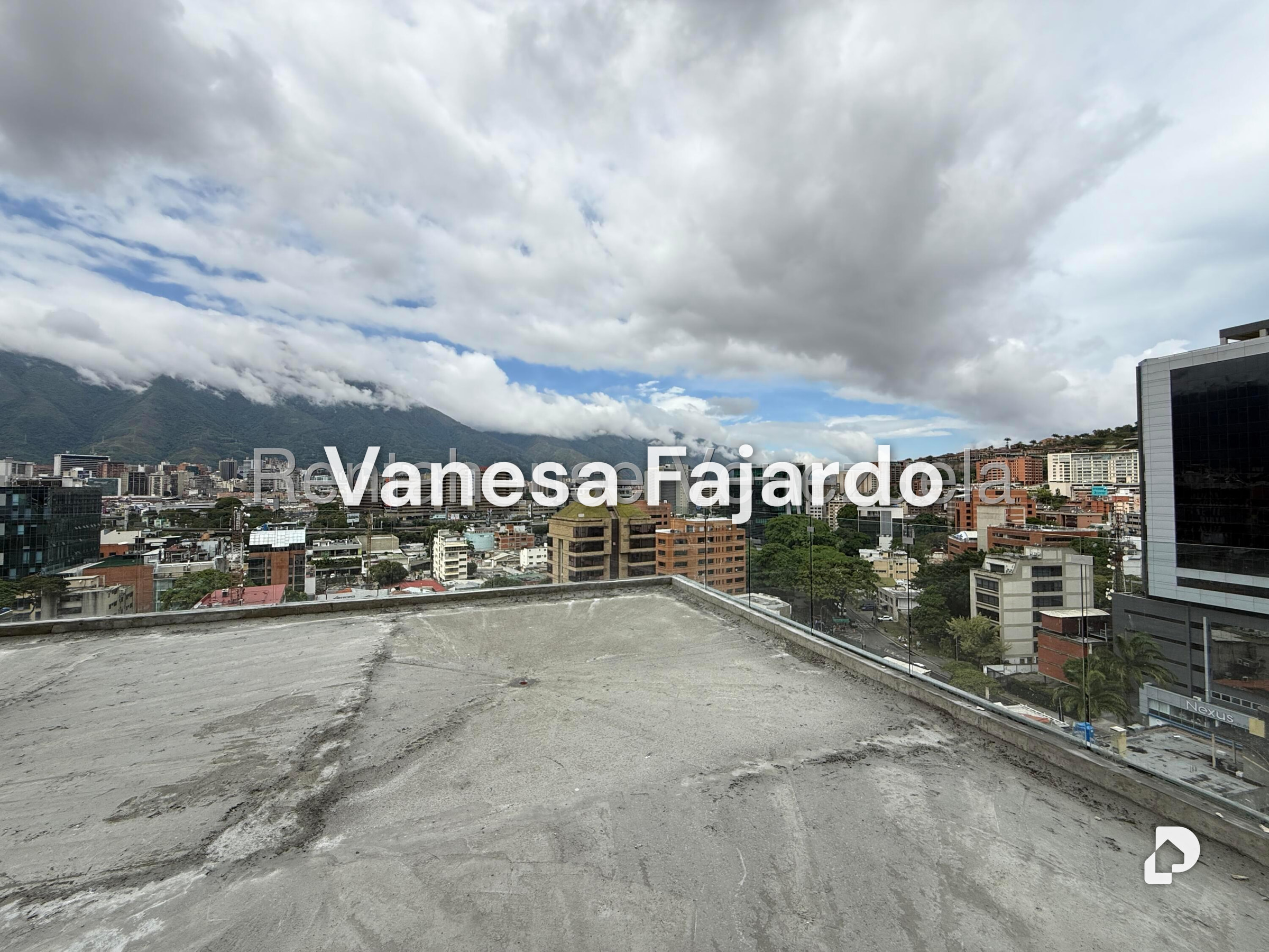 Oficina en Las Mercedes, Caracas – 28