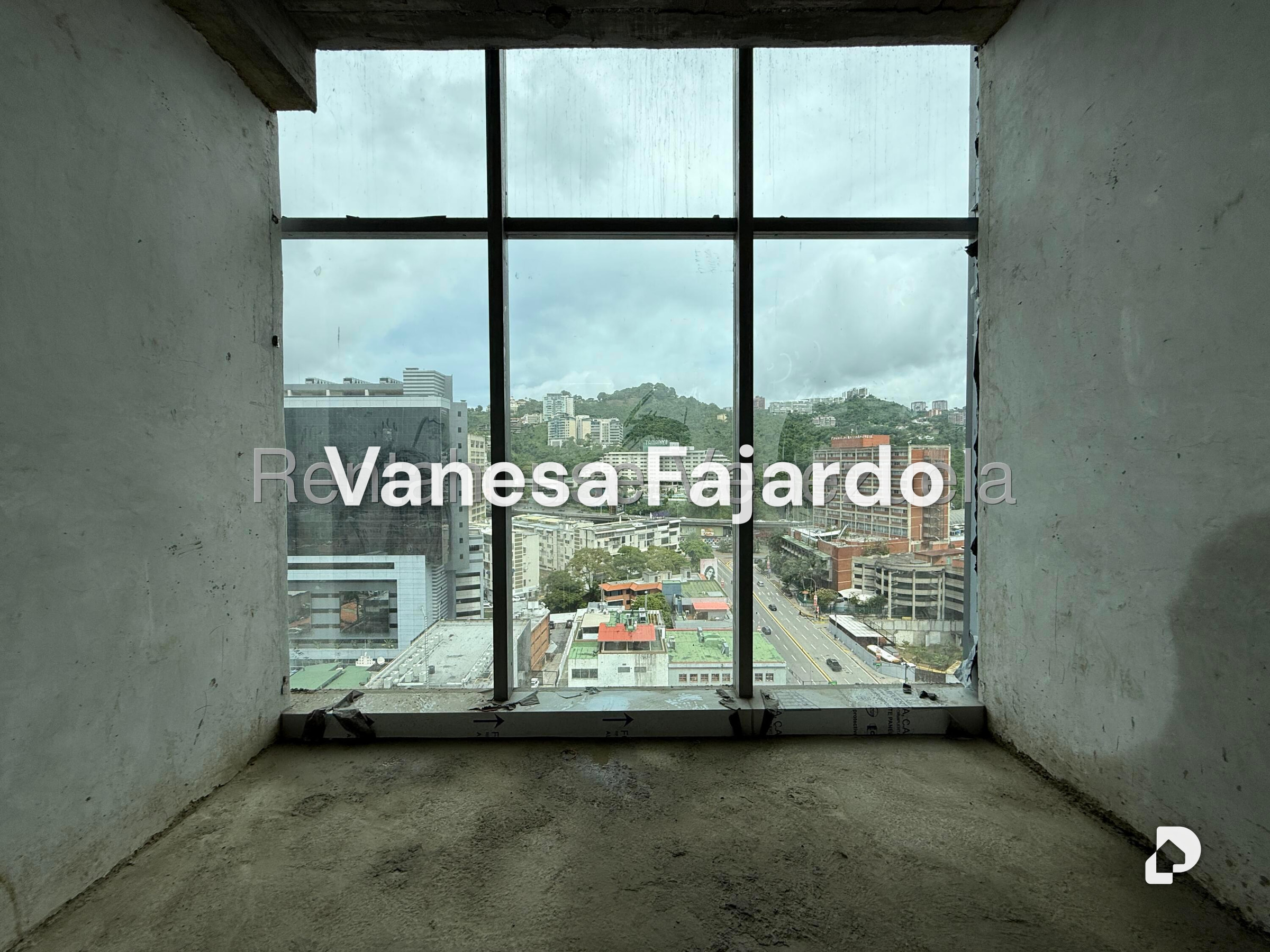 Oficina en Las Mercedes, Caracas – 13