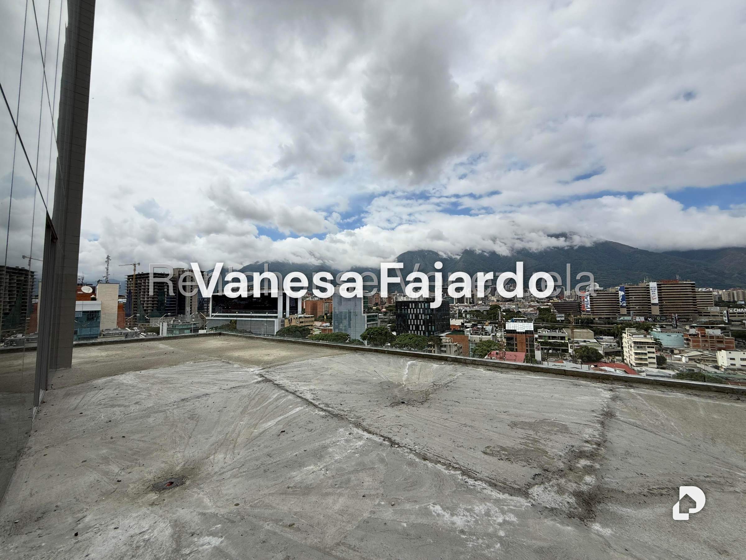 Oficina en Las Mercedes, Caracas – 29