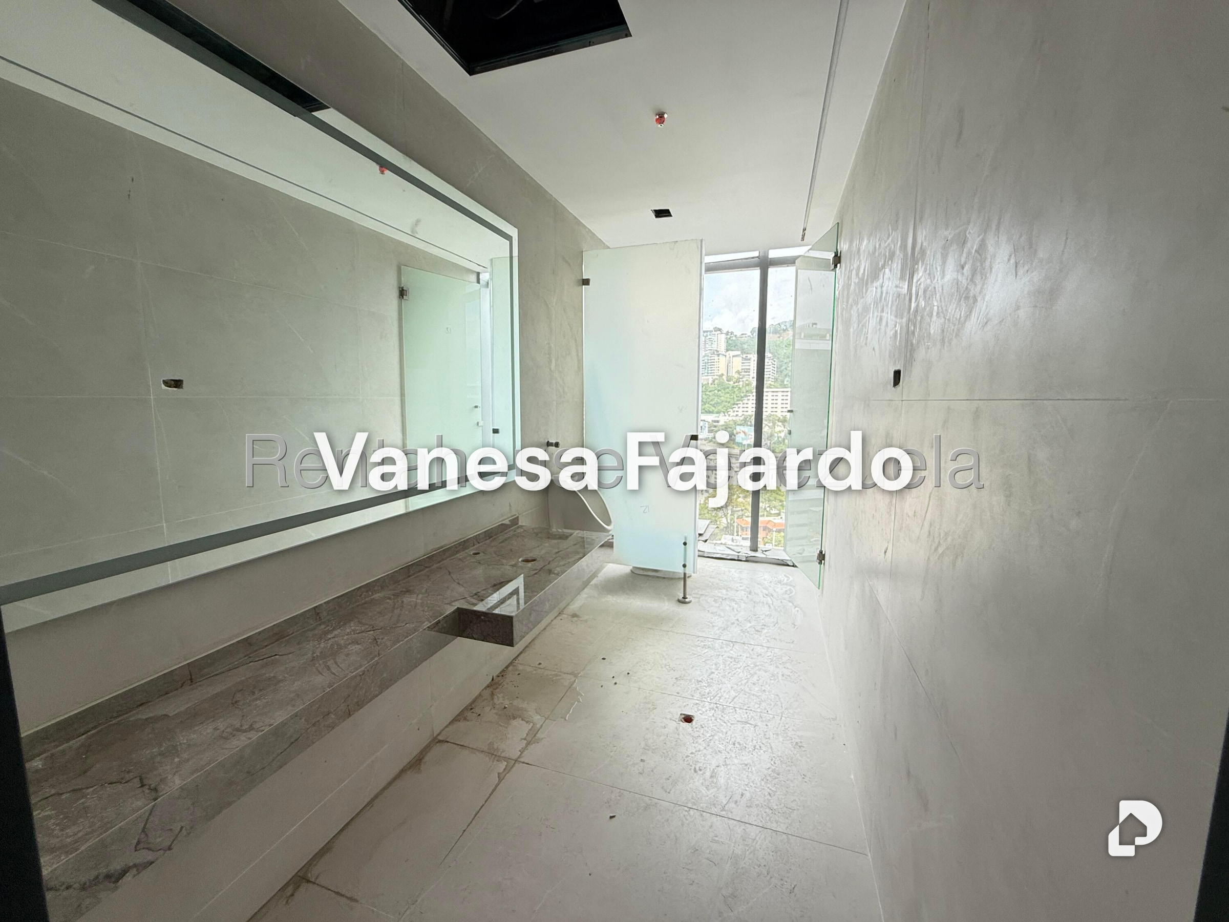 Oficina en Las Mercedes, Caracas – 8