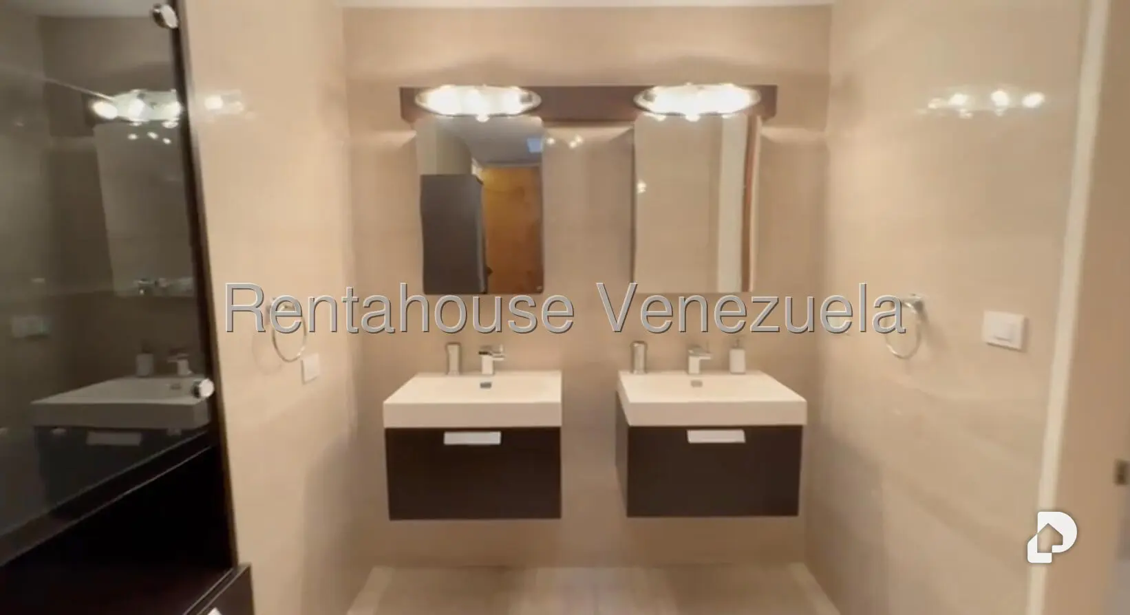 Casa en Prados del Este, Caracas – 27