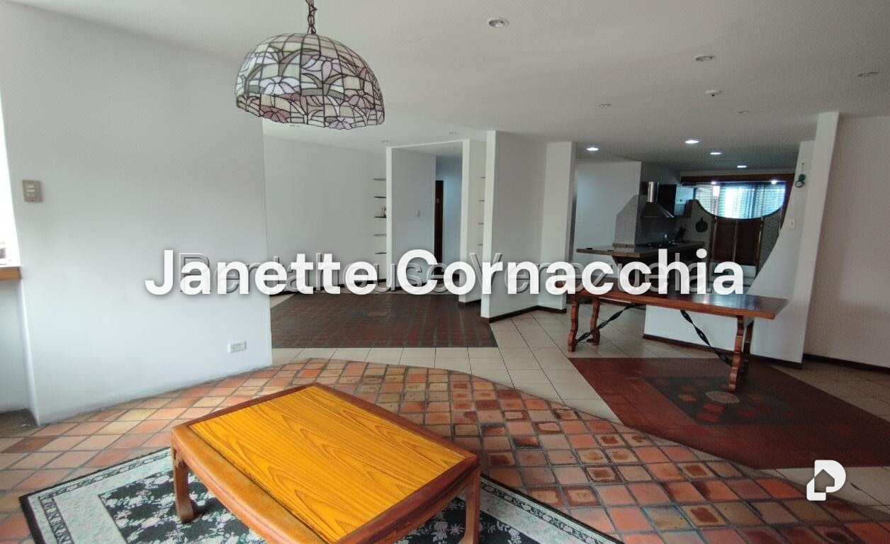 Apartamento en Altamira, Caracas – 1