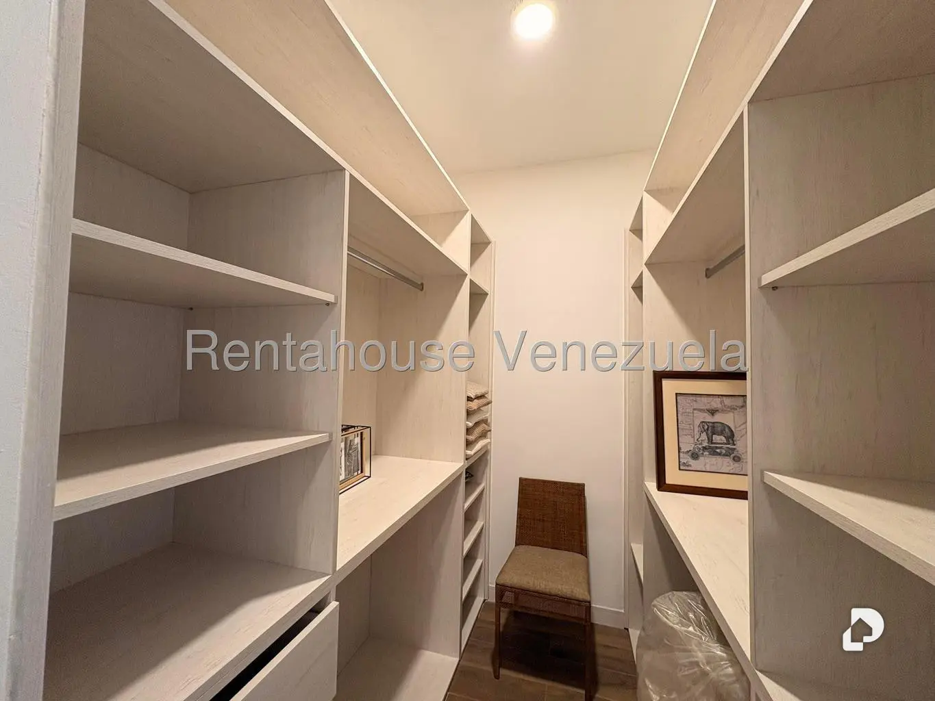 Apartamento en Los Naranjos de las Mercedes, Caracas – 11