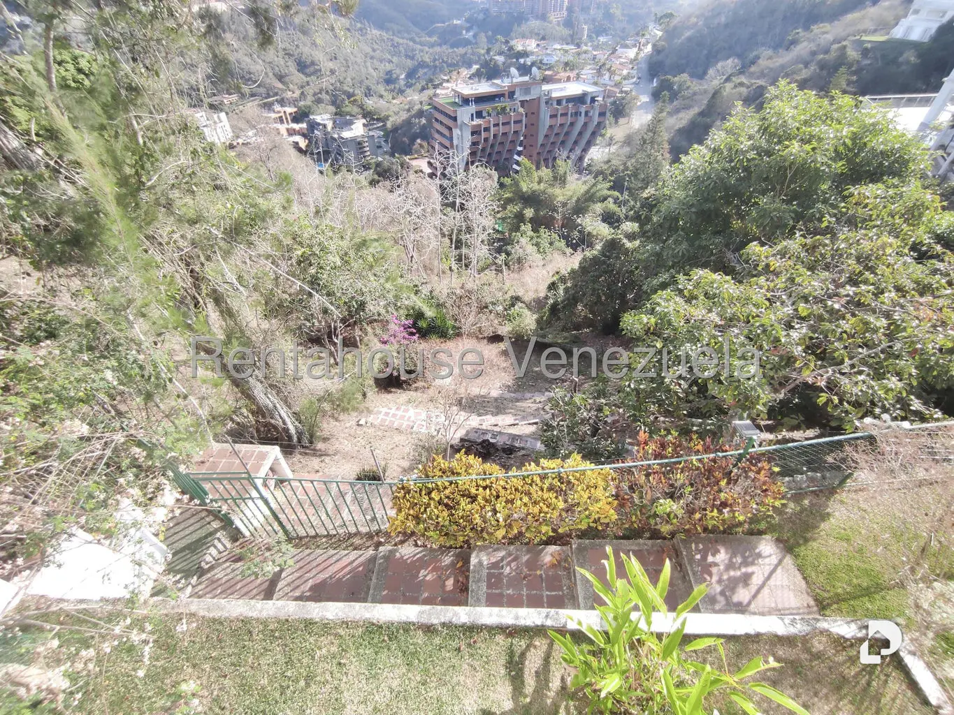 Casa en Santa Paula, Caracas – 28