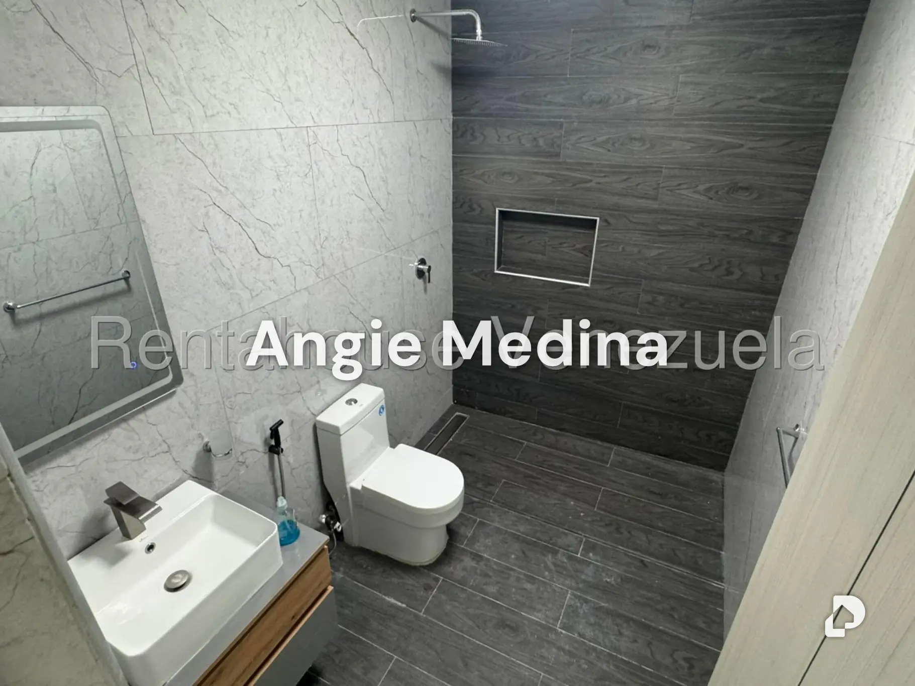 Apartamento en Los Palos Grandes, Caracas – 12