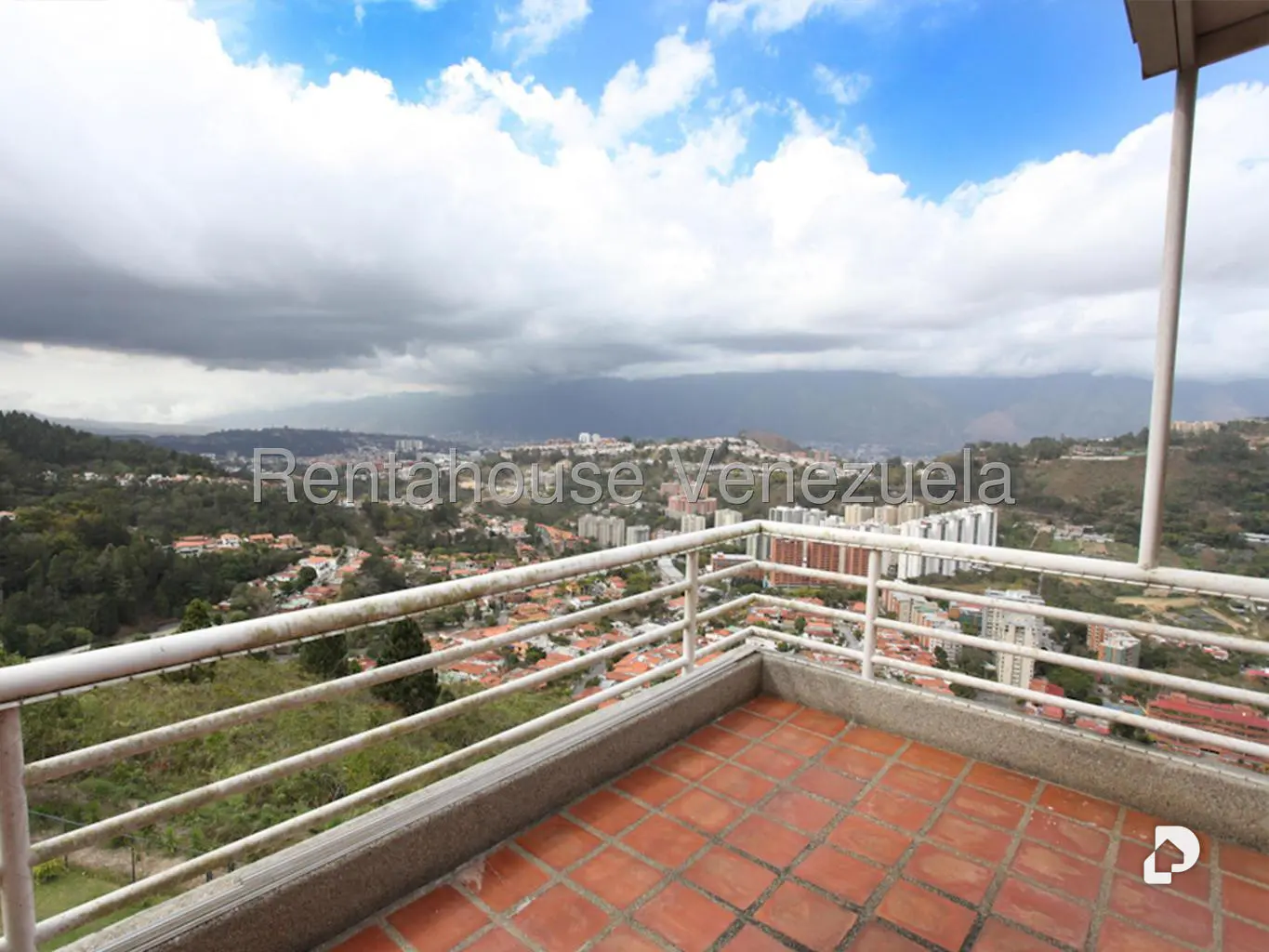 Penthouse en Oripoto, Caracas