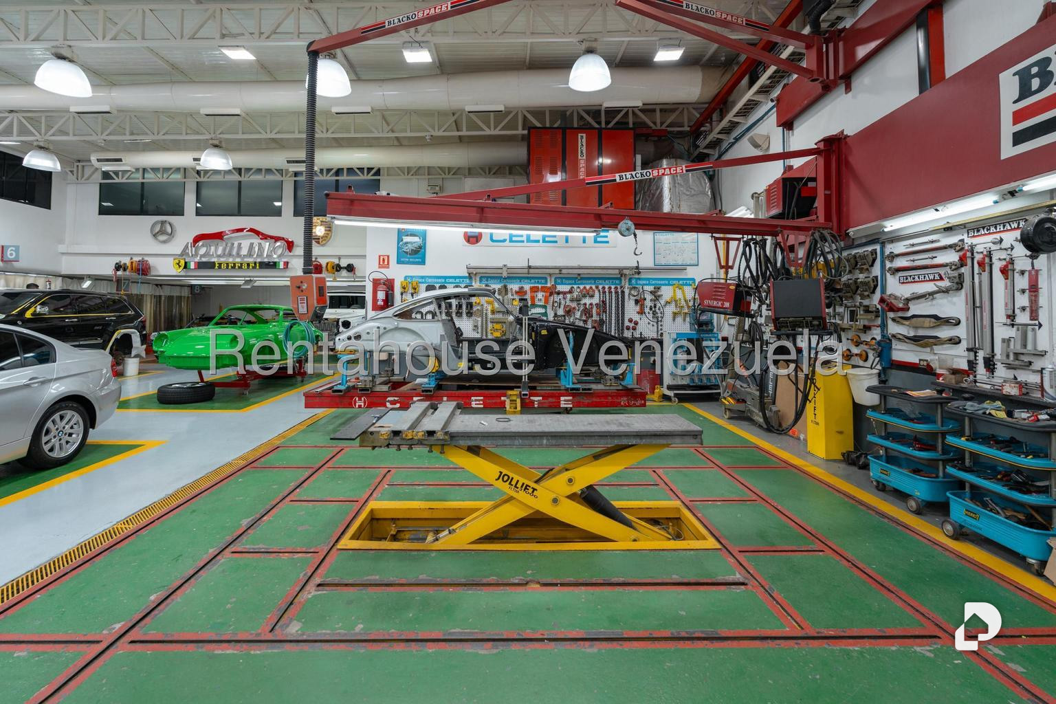 Commercial space in Los Chaguaramos, Caracas – 25