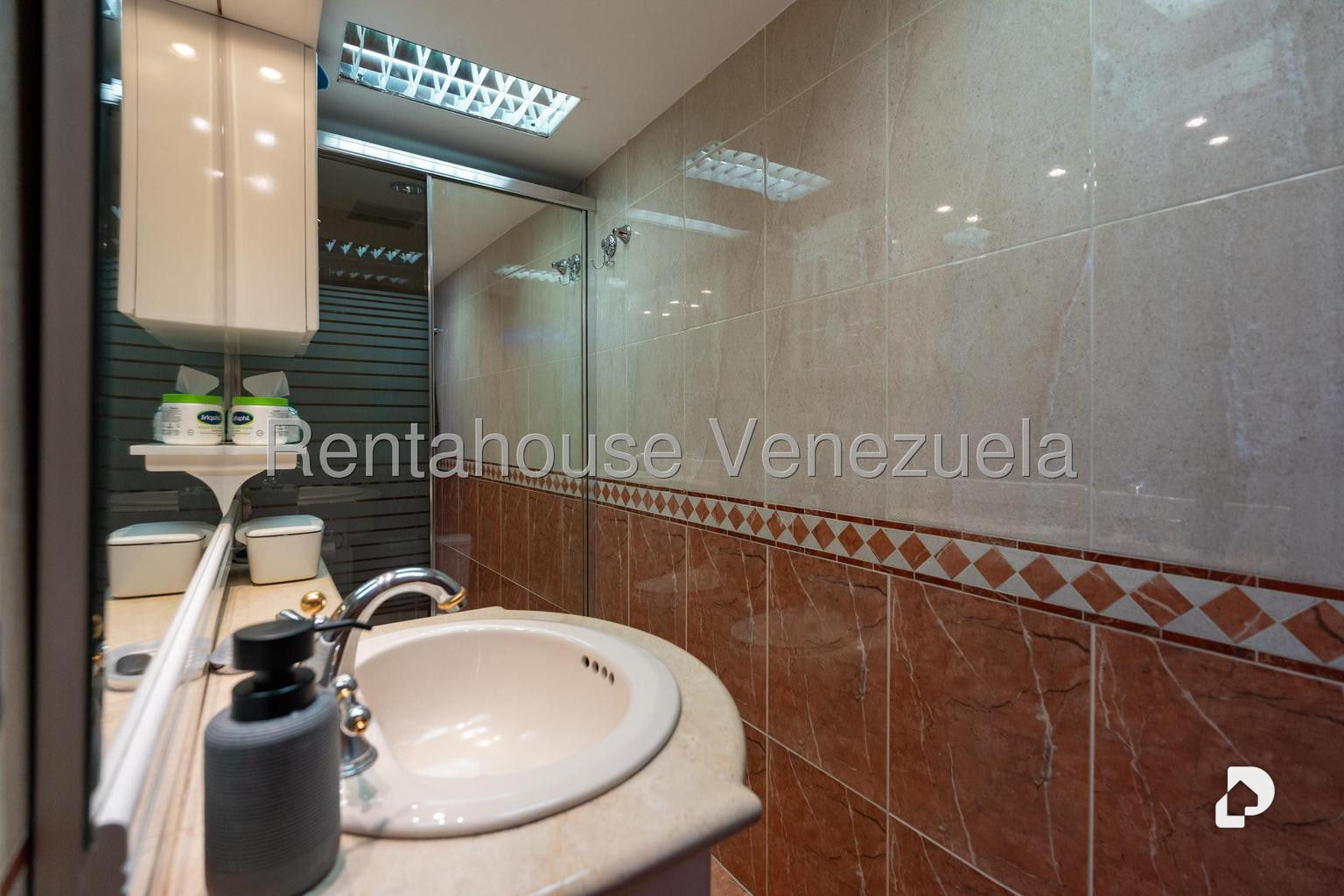 Commercial space in Los Chaguaramos, Caracas – 13