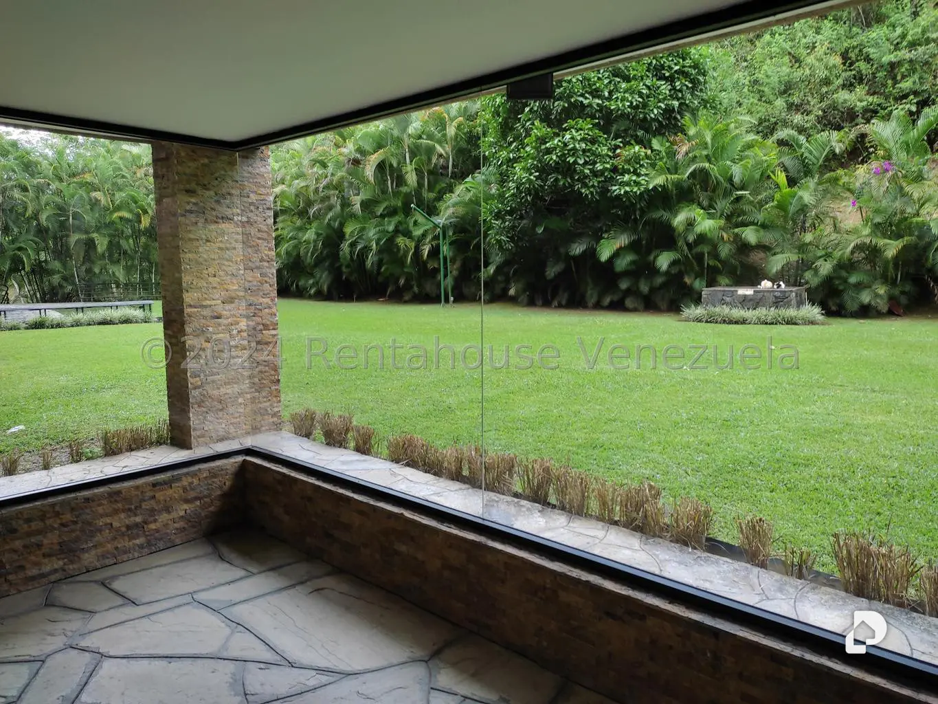 Apartamento en Lomas de La Lagunita, Caracas – 15