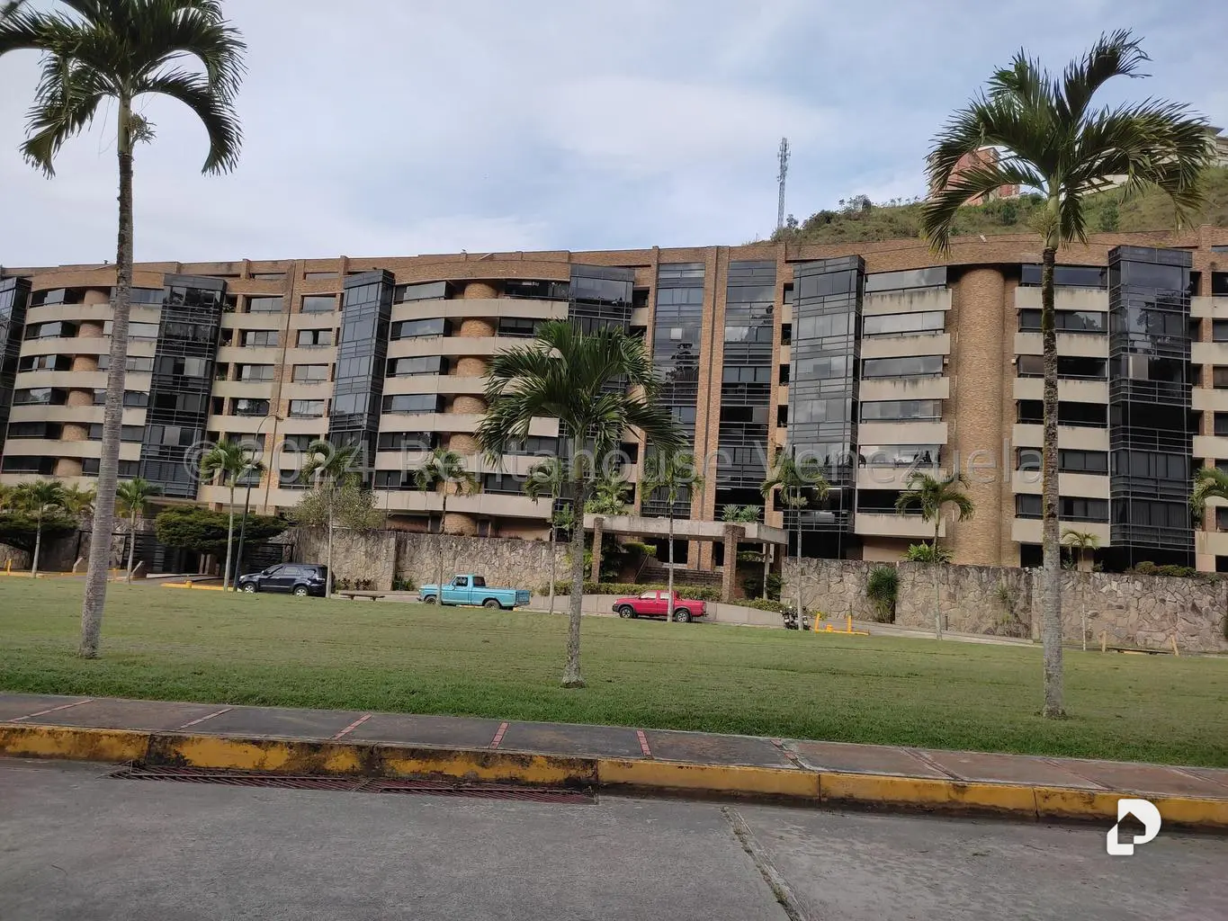 Apartamento en Lomas de La Lagunita, Caracas – 1