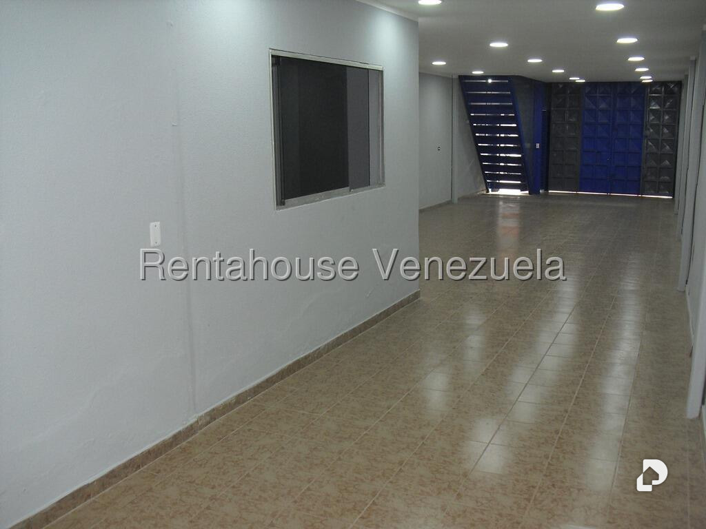 Local comercial en La Trinidad, Caracas – 19