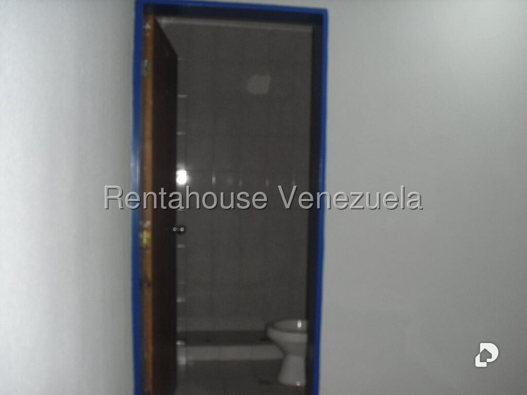 Local comercial en La Trinidad, Caracas – 8