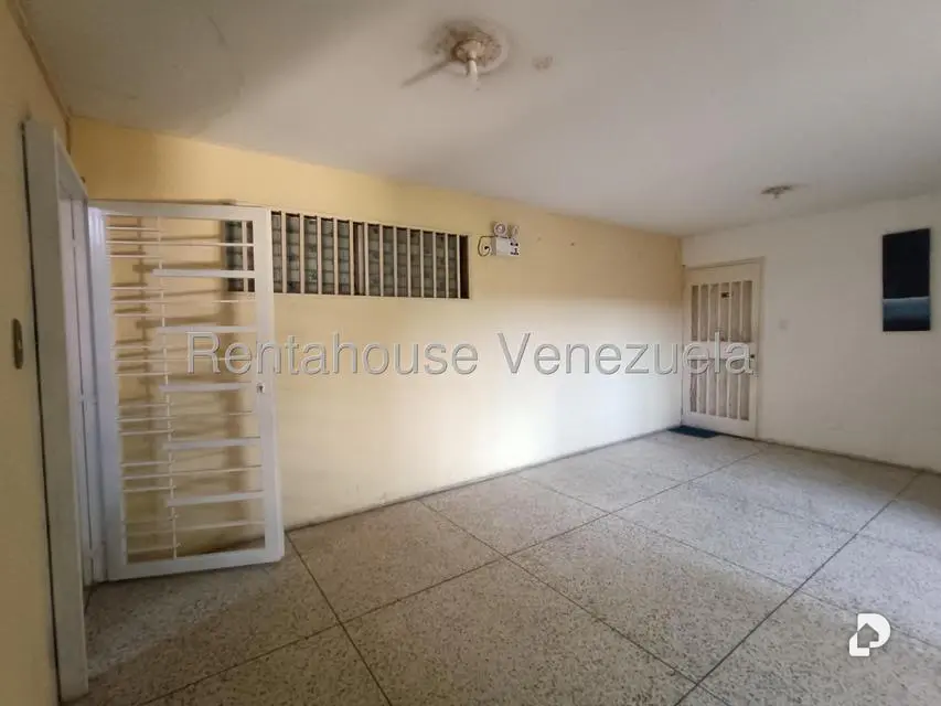 Apartamento en Urbanización El Centro, Maracay – 17