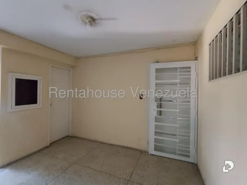Apartamento en Urbanización El Centro, Maracay – 16