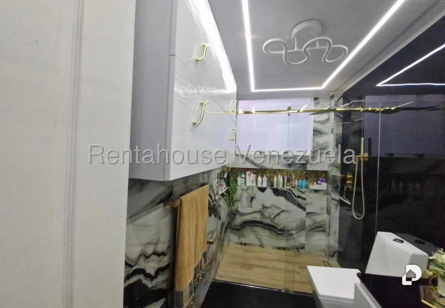 Apartamento en Los Palos Grandes, Caracas – 18