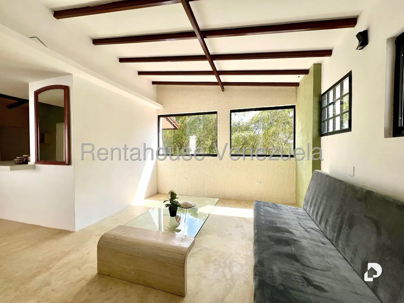 Casa en Oripoto, Caracas – 28