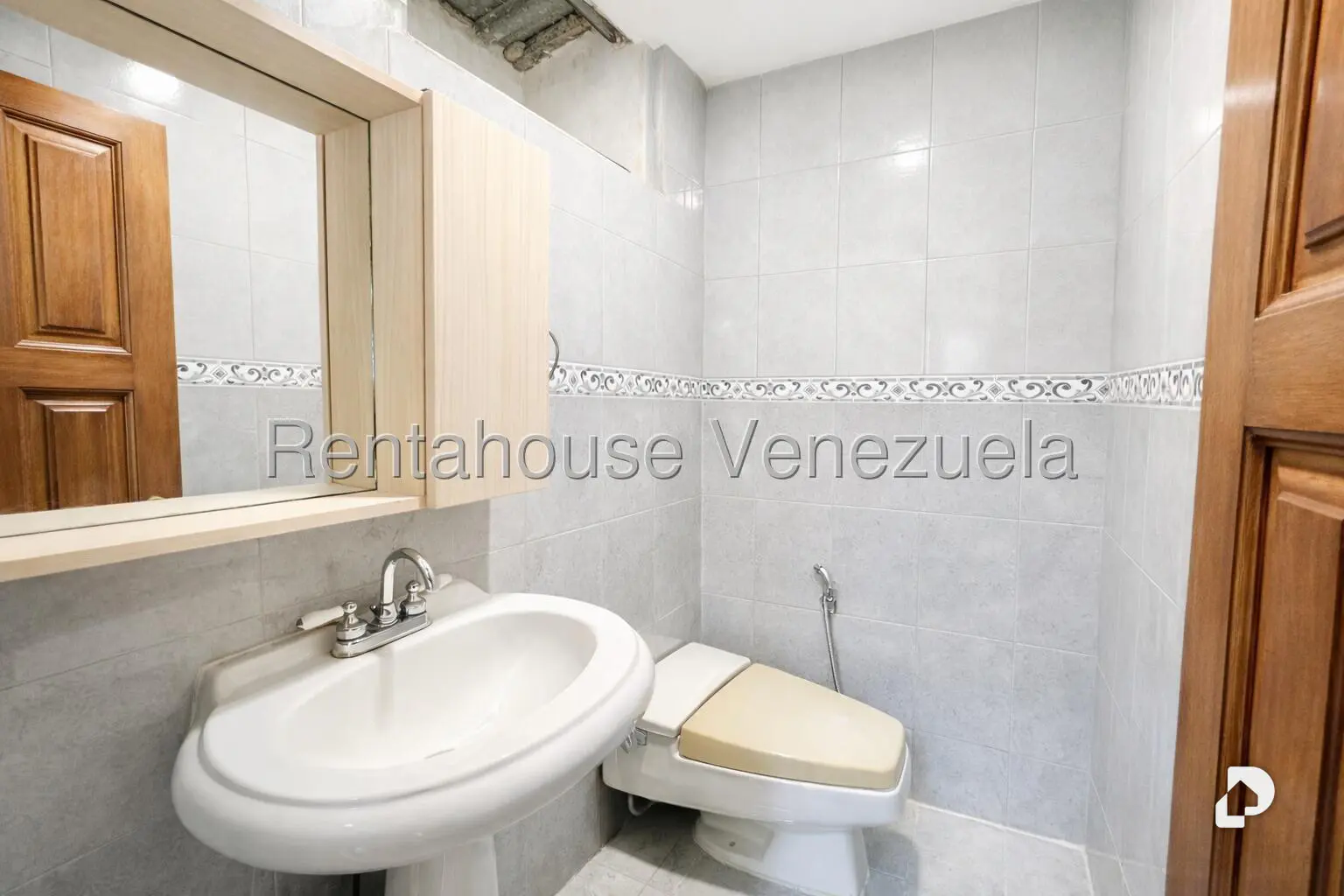 Casa en Oripoto, Caracas – 11