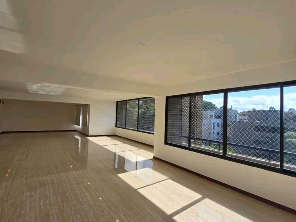 Apartamento en Country Club, Caracas - 1
