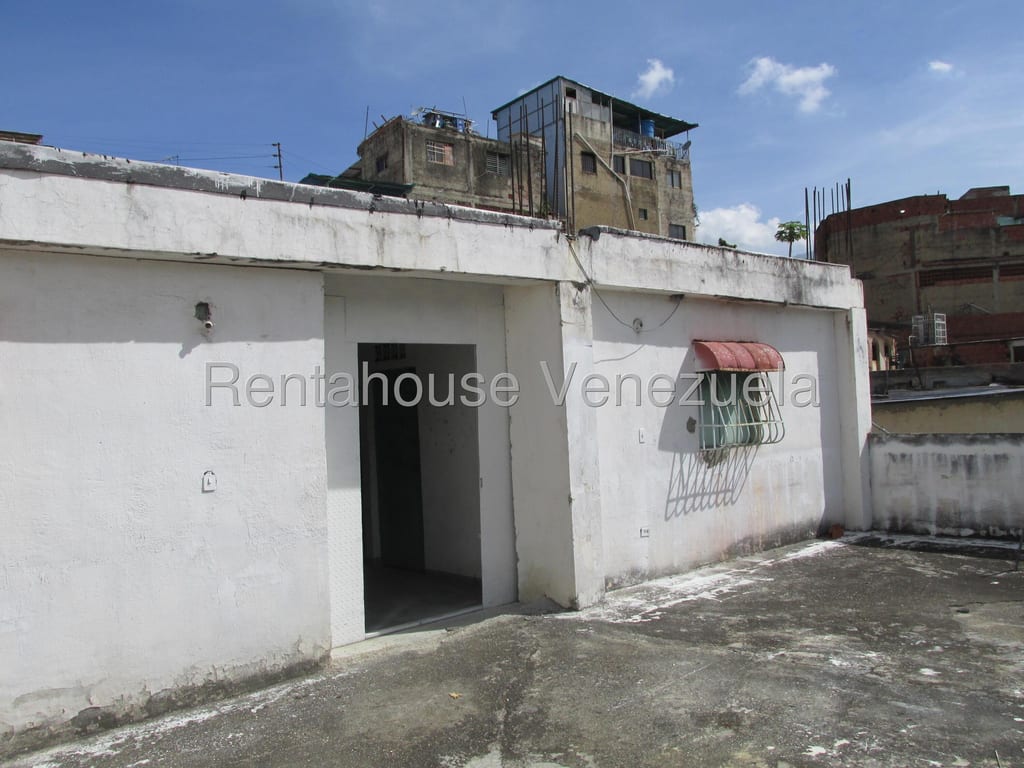 Galpón en Parroquia Santa Rosalía, Caracas - 1