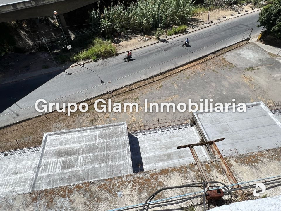 Galpón en San Martín, Caracas – 28