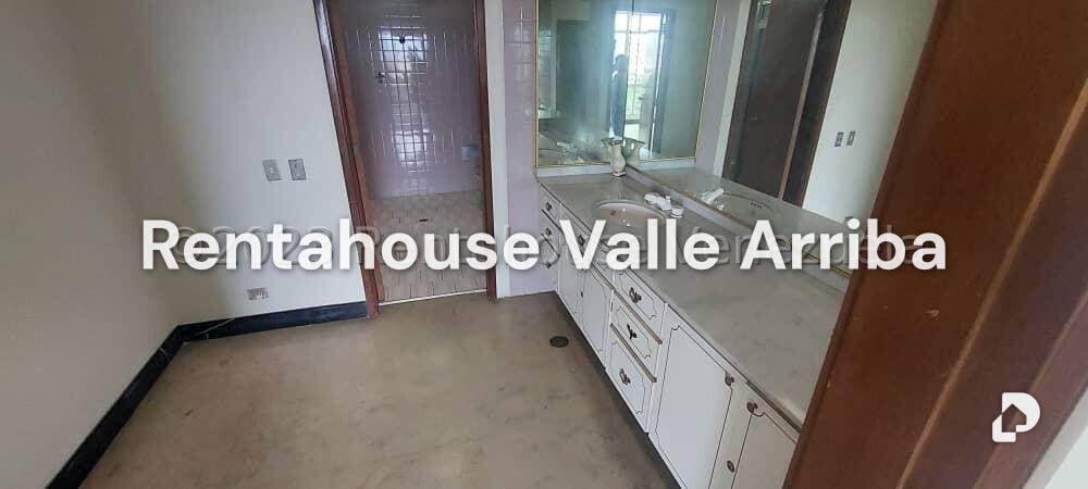 House in Alta Florida, Caracas – 12