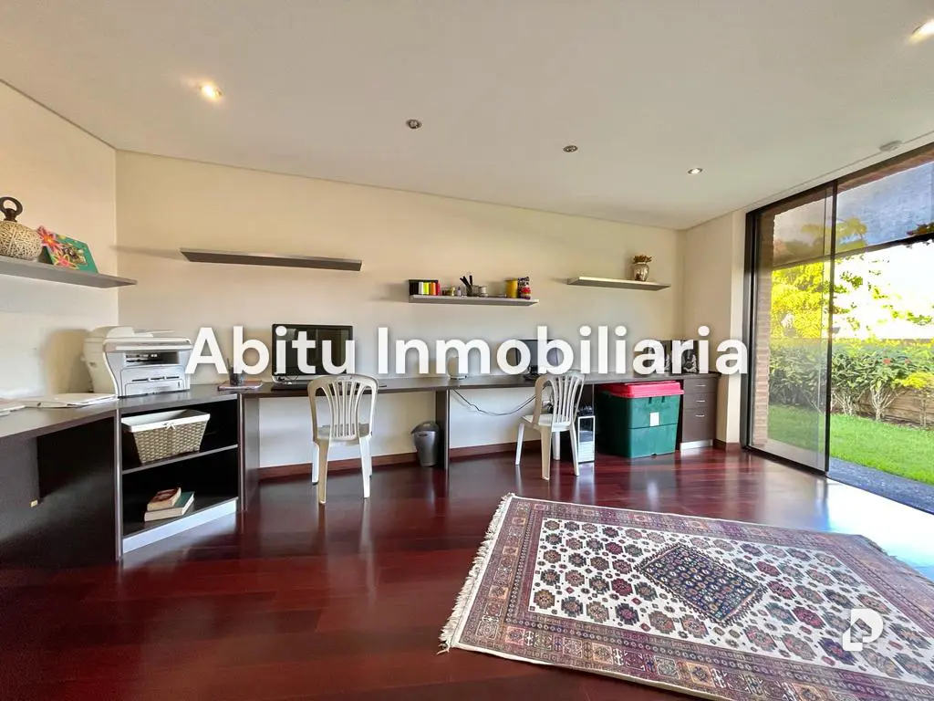 Casa en Loma Linda, Caracas – 12