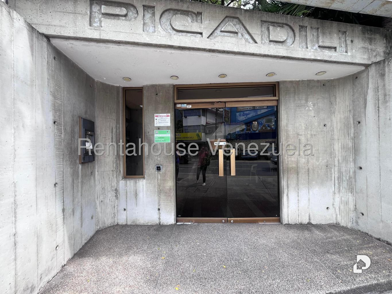 Apartamento en Los Palos Grandes, Caracas – 17