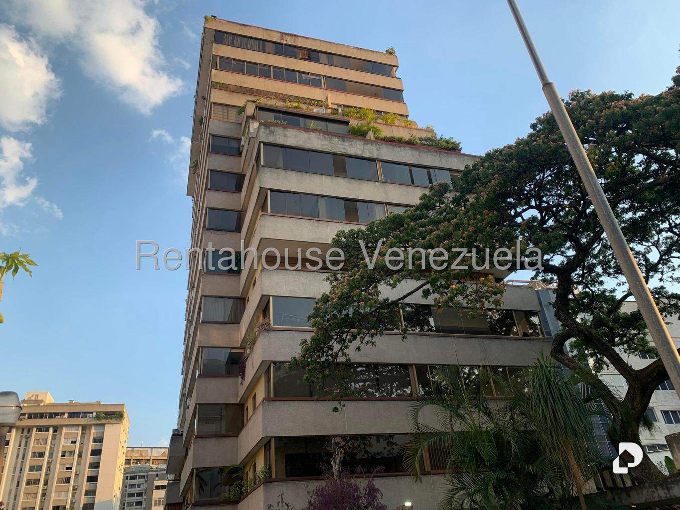 Apartamento en Los Palos Grandes, Caracas – 19