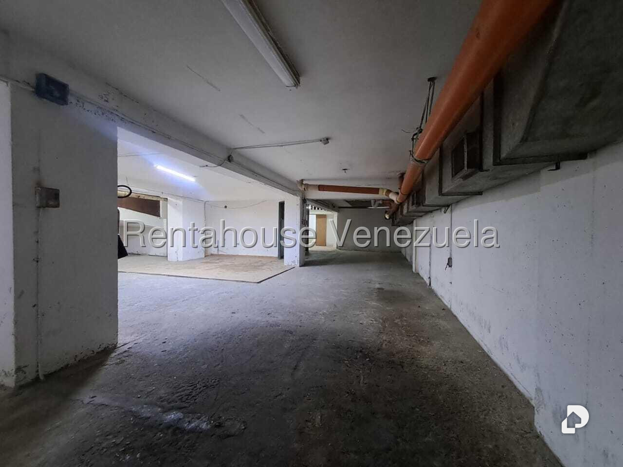 Garage/Parking in Chacao, Caracas – 12