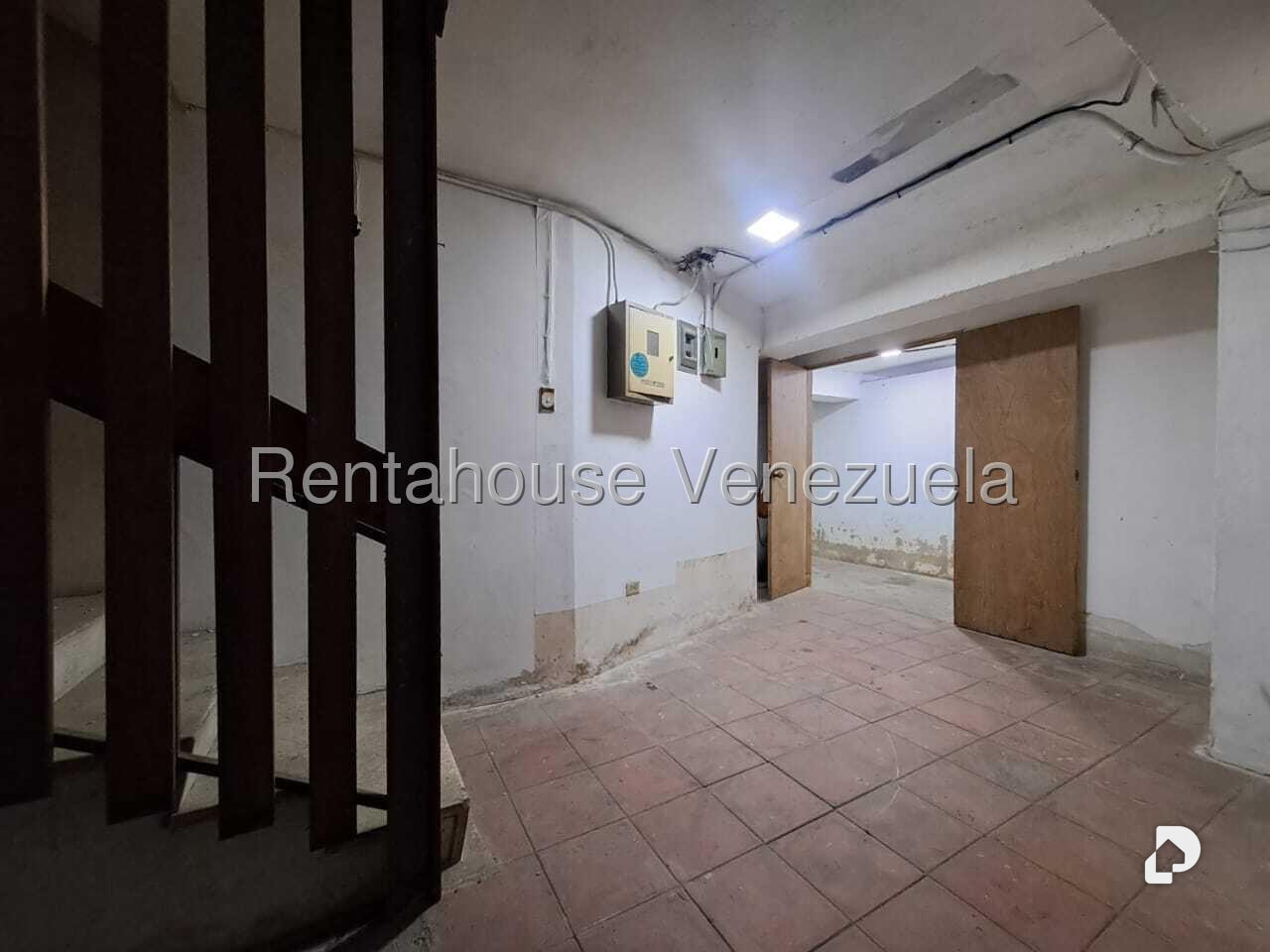 Garage/Parking in Chacao, Caracas – 26