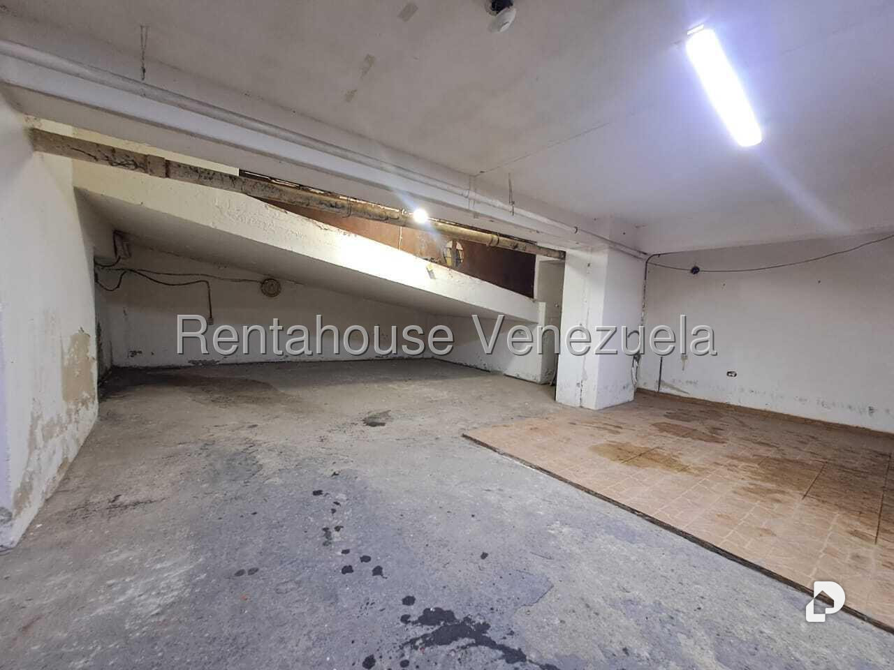 Garage/Parking in Chacao, Caracas – 18