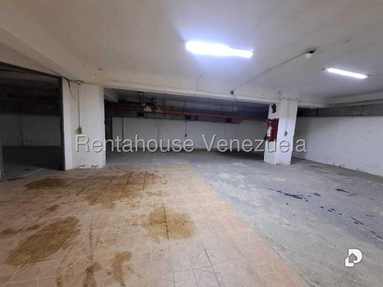 Garage/Parking in Chacao, Caracas – 16