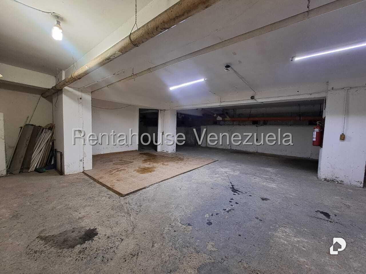Garage/Parking in Chacao, Caracas – 17