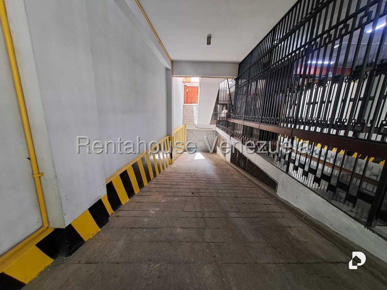 Garage/Parking in Chacao, Caracas – 2
