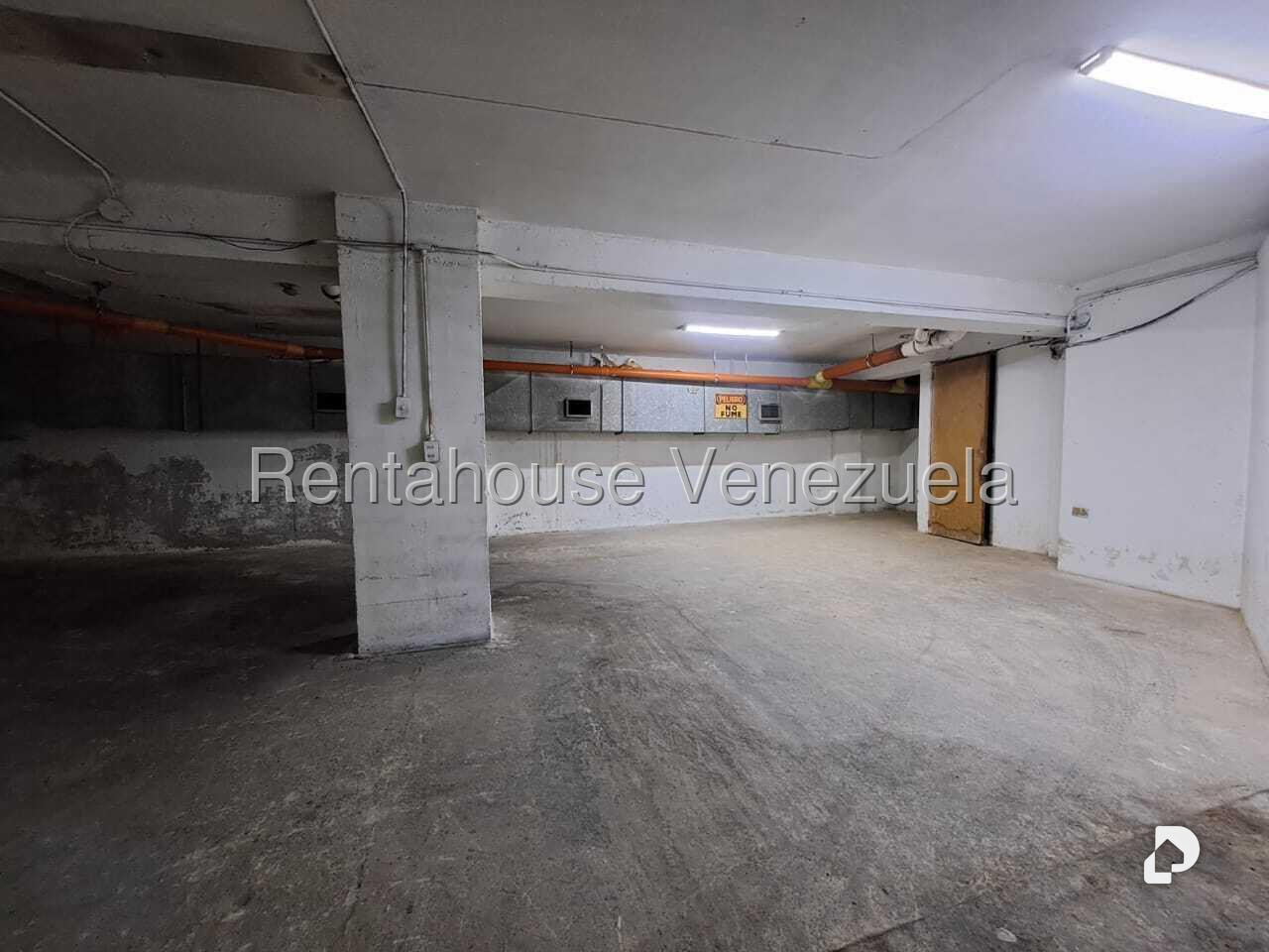 Garage/Parking in Chacao, Caracas – 25