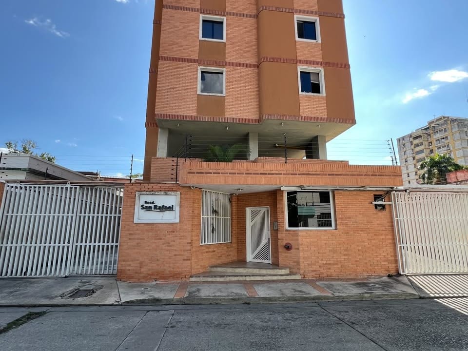 Apartamento en Urbanizacion La Esperanza, Maracay - 1