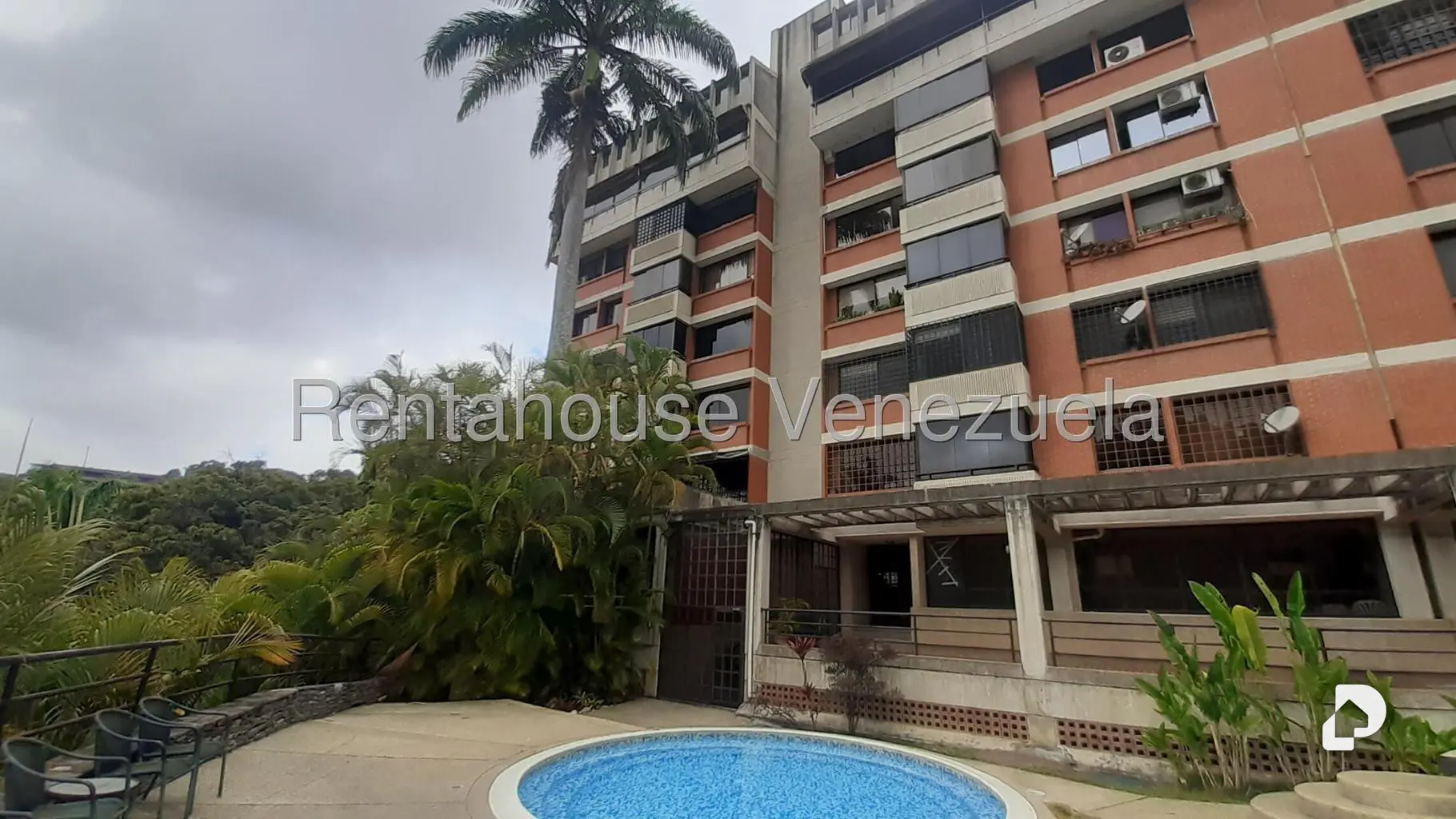 Apartamento en Las Esmeraldas, Caracas – 1
