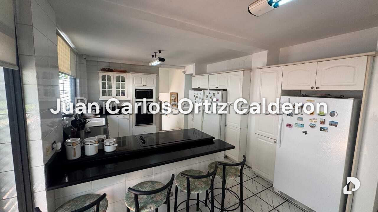 Casa en Colinas del Tamanaco, Caracas – 15