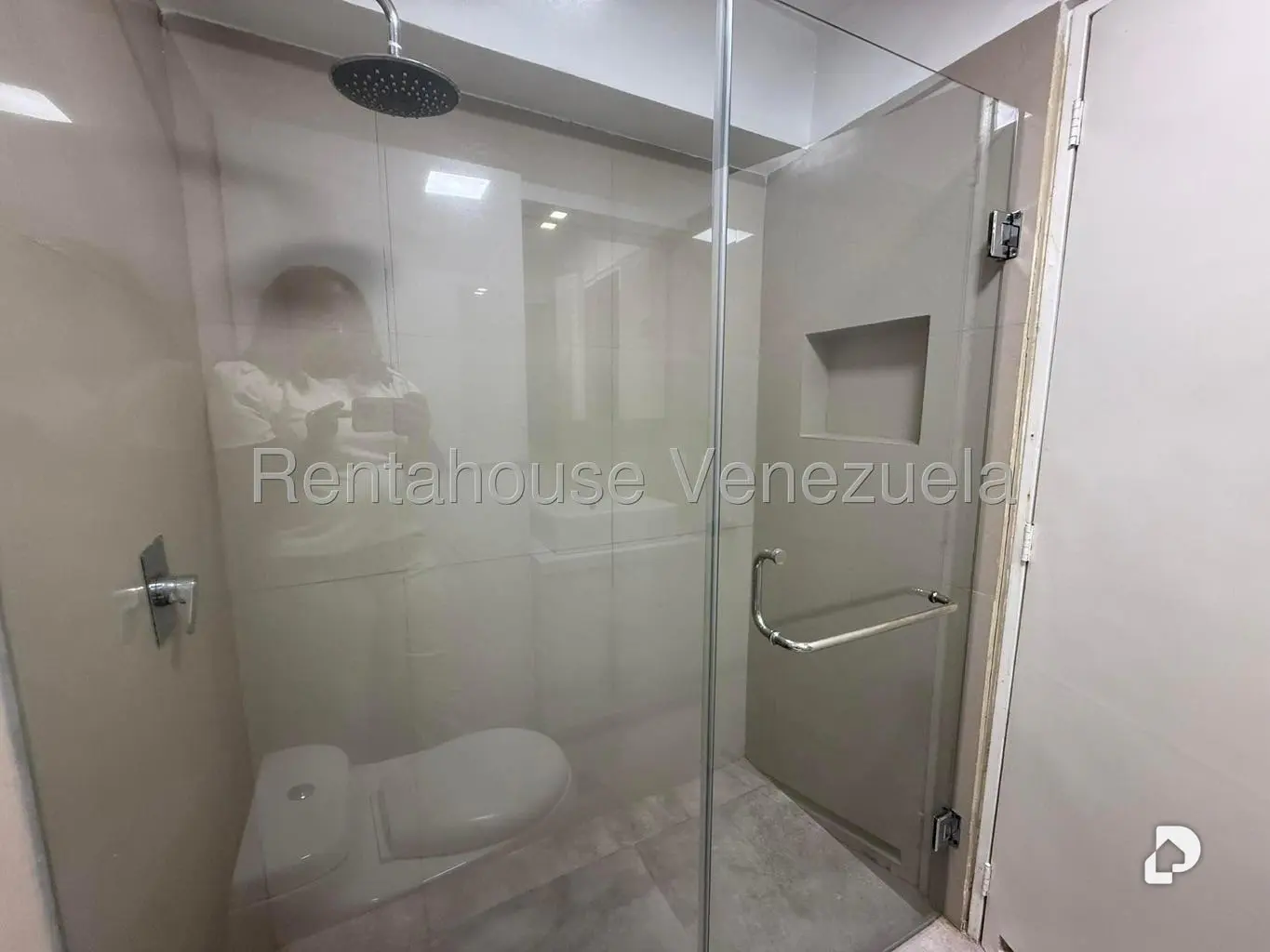 Apartamento en El Bosque, Caracas – 10