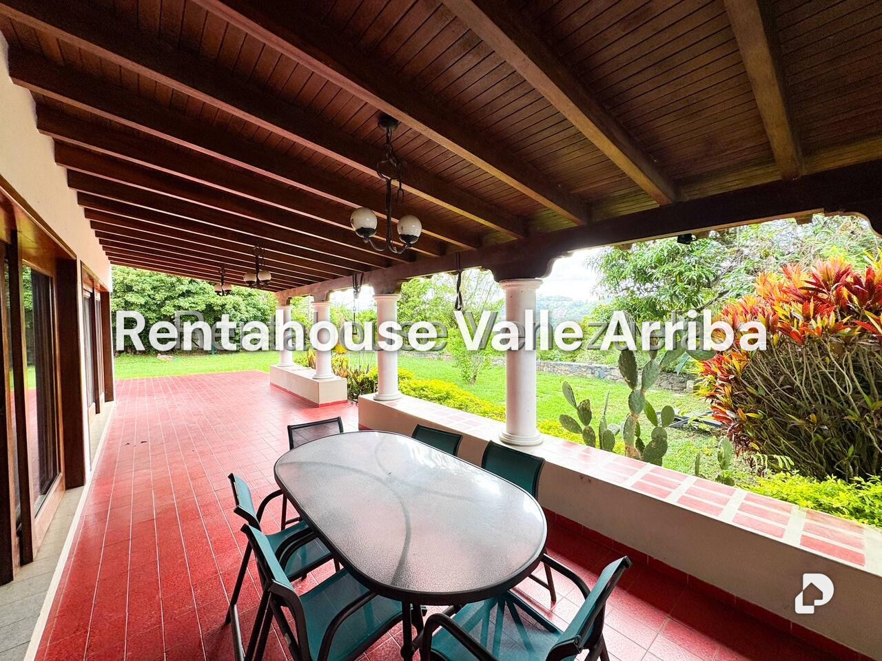 Casa en Cerro Verde, Caracas – 25