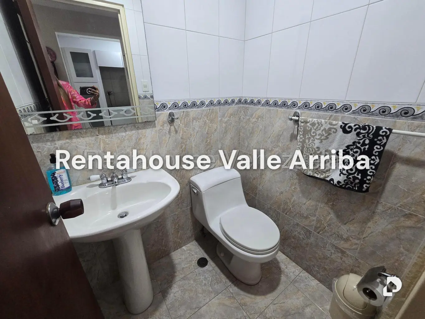 House in Los Naranjos (del Cafetal), Caracas – 13