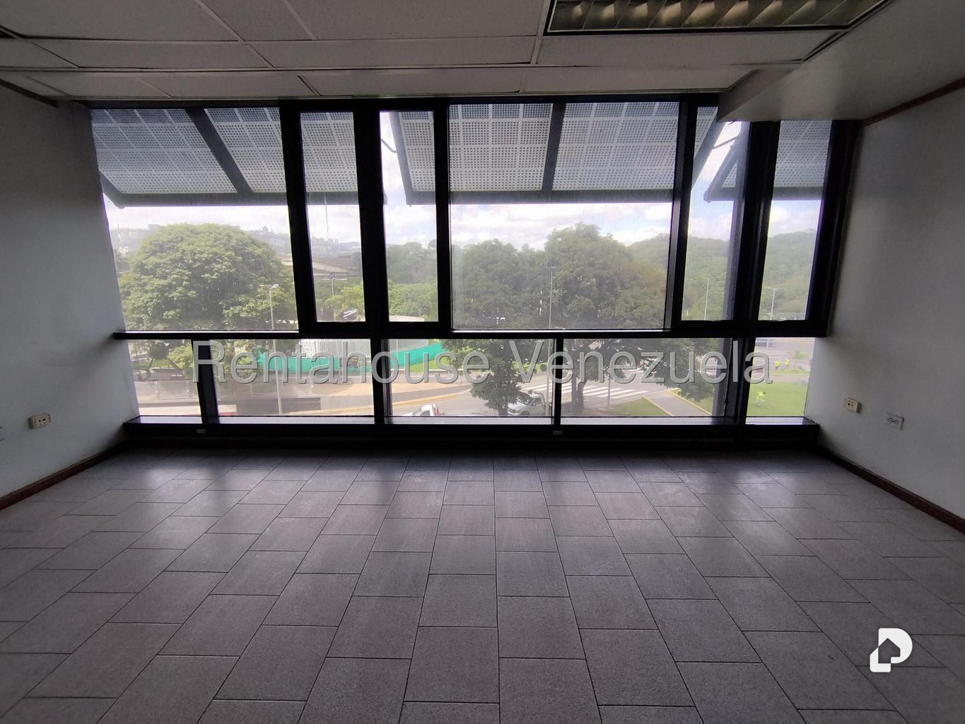 Oficina en Plaza Venezuela, Caracas – 16