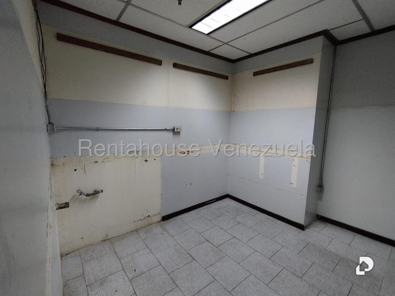 Oficina en Plaza Venezuela, Caracas – 26